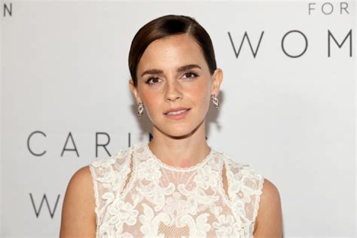 Emma Watson Net Worth - JazzVib