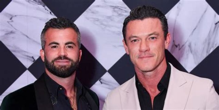 Is The Young Actor Gay? Partner And And Rumors |