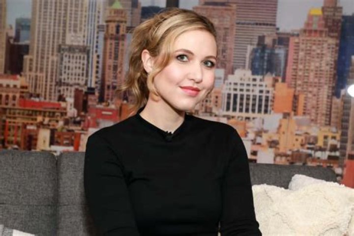 Taylor Tomlinson Net Worth | Boyfriend